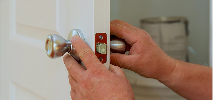 AAA Locksmiths For lock Replacement in Batavia, Illinois